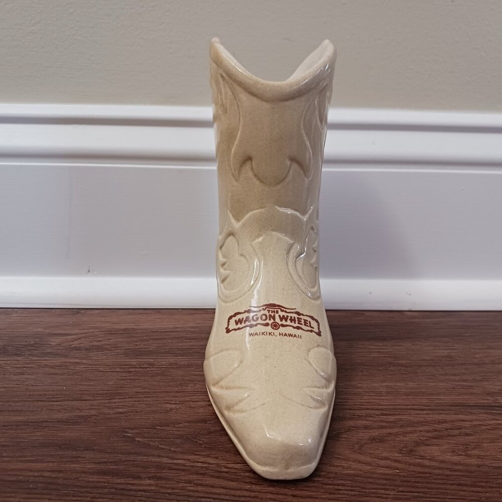 The Wagon Wheel Waikiki Hawaii Ceramic Souvenir‎ Cowboy Boot Daga Hawaii